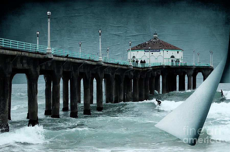 Turning The Page Manhattan Beach Photograph by Bob Christopher