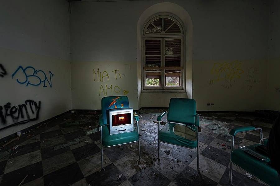TV MONITOR FOR THE ABANDONED HOSPITAL - Monitor tv per lospedale abbandonato Mia ti amo Photograph by Enrico Pelos