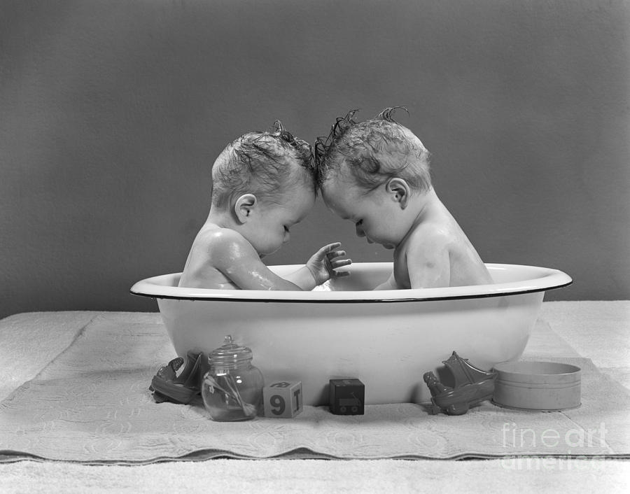 Twin Babies In Tub, C.1950s Photograph by H. Armstrong Roberts/ClassicStock