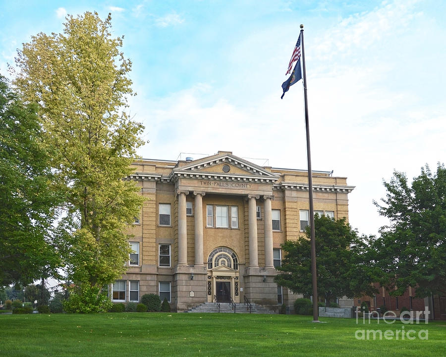 Architecture Photograph - Twin Falls, Idaho, Courthouse by Catherine Sherman