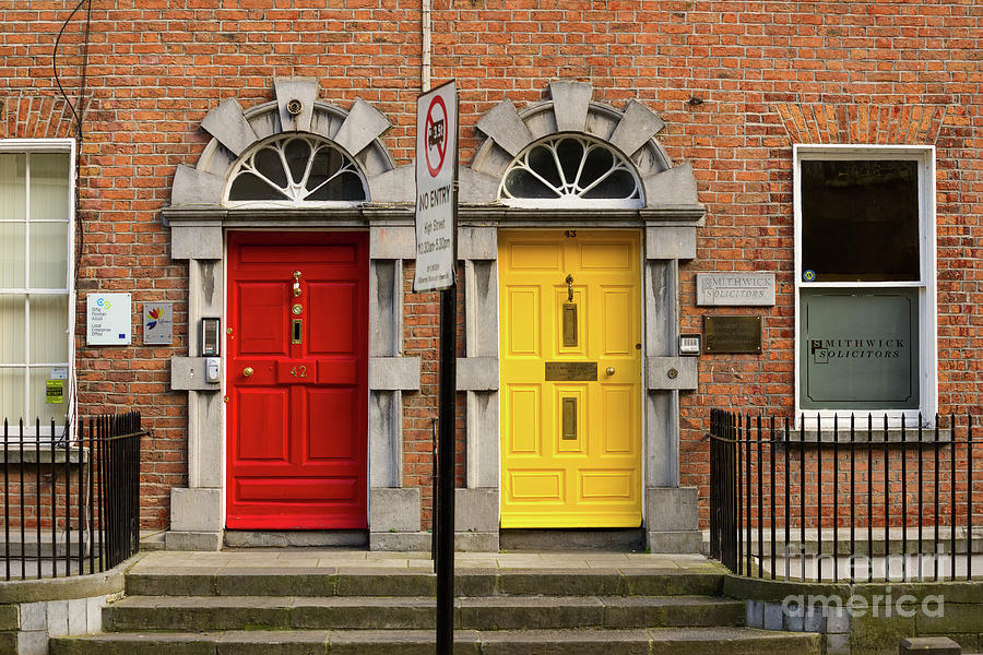 Two Irish Doors Photograph by Les Palenik