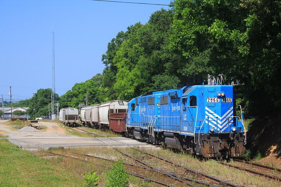 Two Southern Railway GP38ACs Photograph by Joseph C Hinson