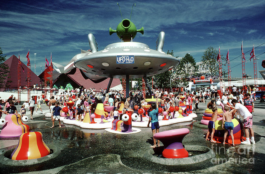 alien flying saucer ride