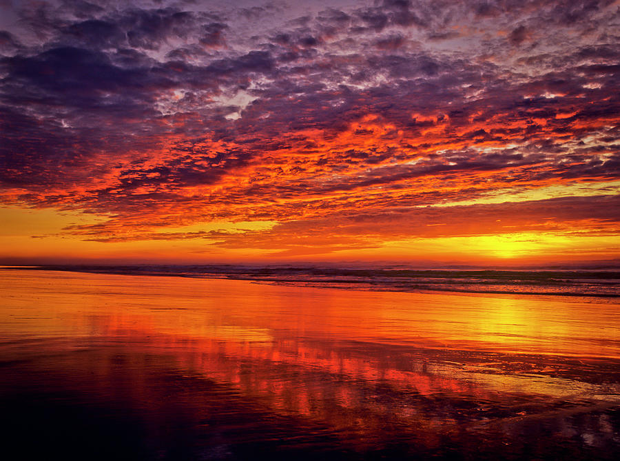 Umpqua Beach at Sunset Photograph by Robert Potts