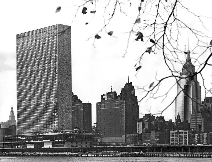 UN Building Under Construction Photograph by Underwood & Underwood