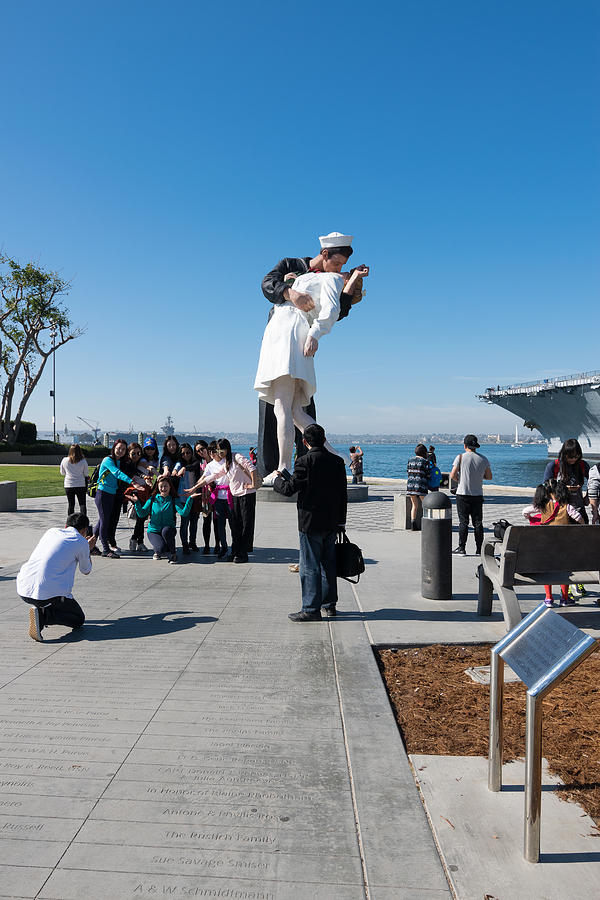 Unconditional Surrender Statue Photograph by Robert VanDerWal Fine
