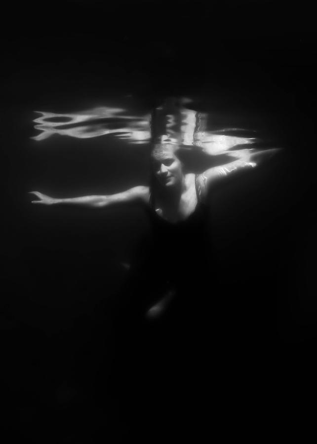 Black And White Photograph - Underwater Dreaming by Nicklas Gustafsson
