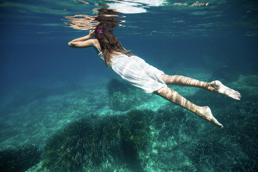 Underwater White Dress VI Photograph by Gemma Silvestre