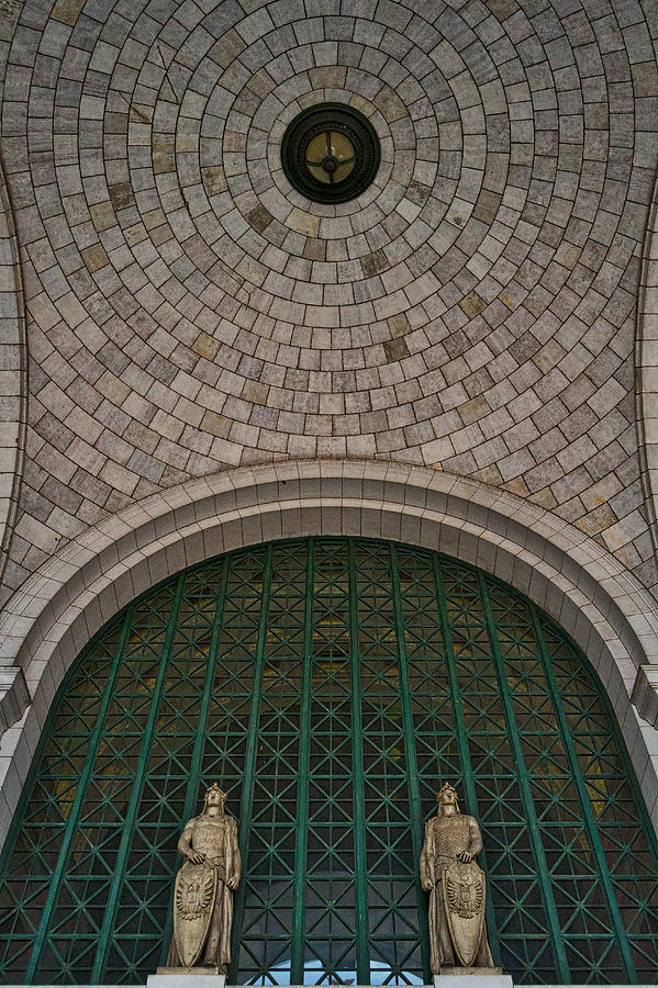 Union Station Entrance Arch Photograph by Stuart Litoff
