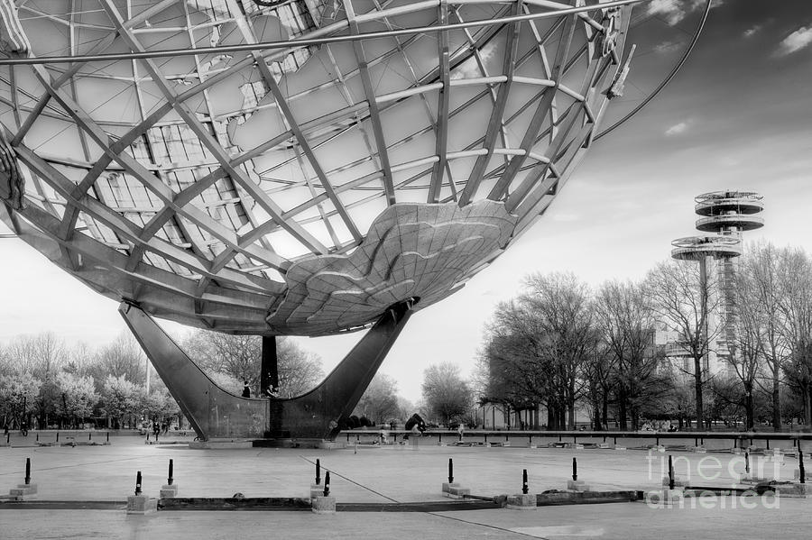 Unisphere and Towers bw Photograph by Jerry Fornarotto