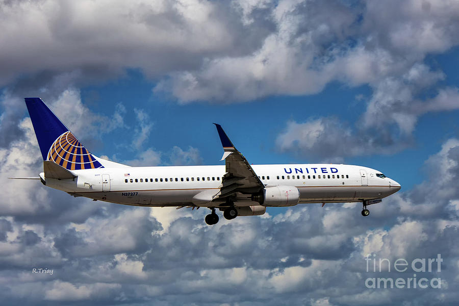United Airlines Boeing 737 NG Photograph by Rene Triay FineArt Photos