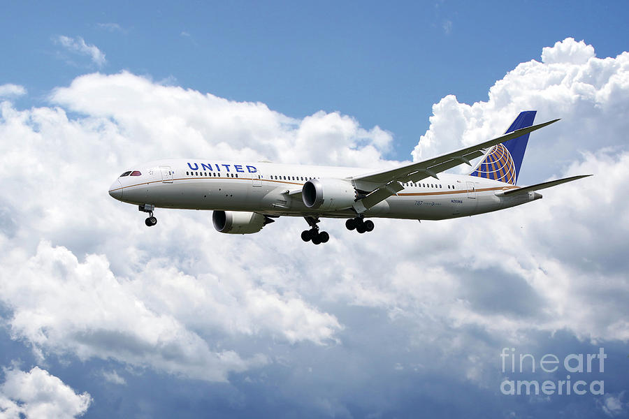 United Airlines Boeing 777 Dreamliner Digital Art by Airpower Art