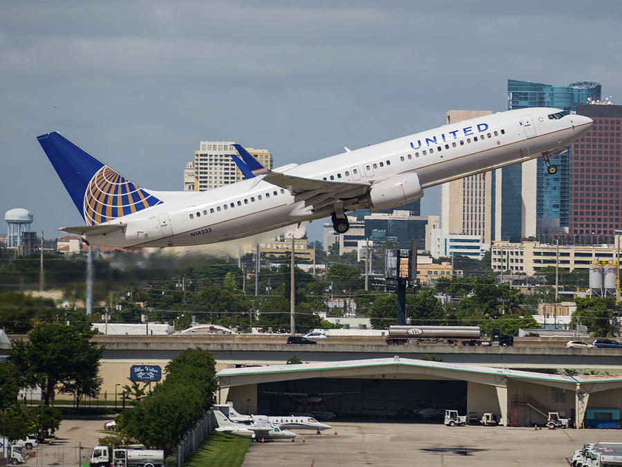 United Airlines Photograph by Dart Humeston