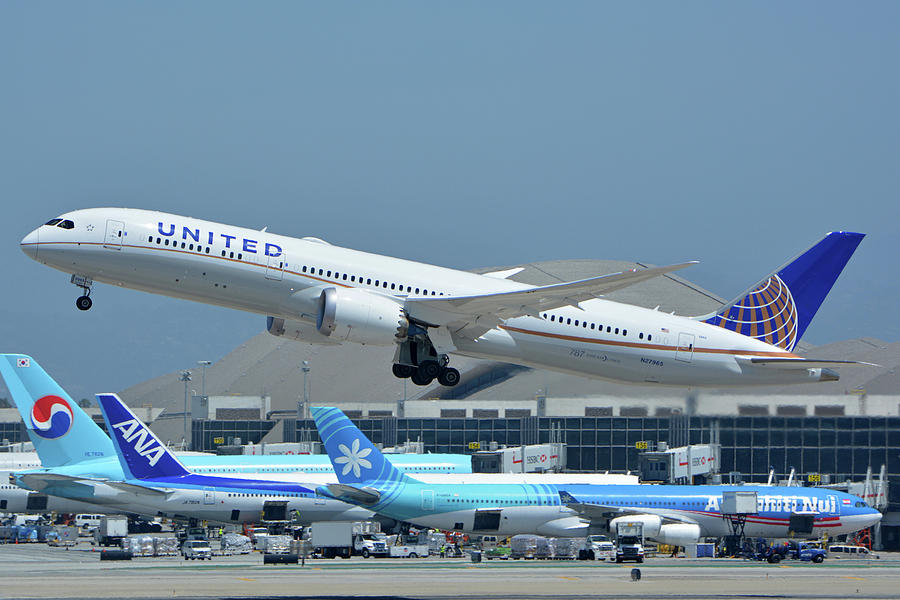 United Boeing 787-9 N27965 Los Angeles International Airport May 3 2016 Photograph by Brian Lockett