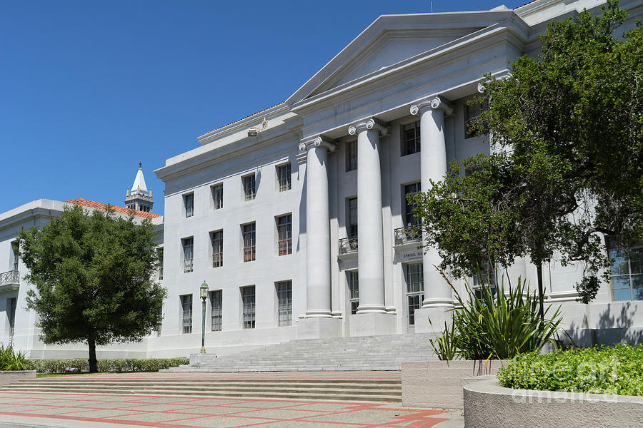 University of California at Berkeley Sproul Plaza and Sather Tower ...