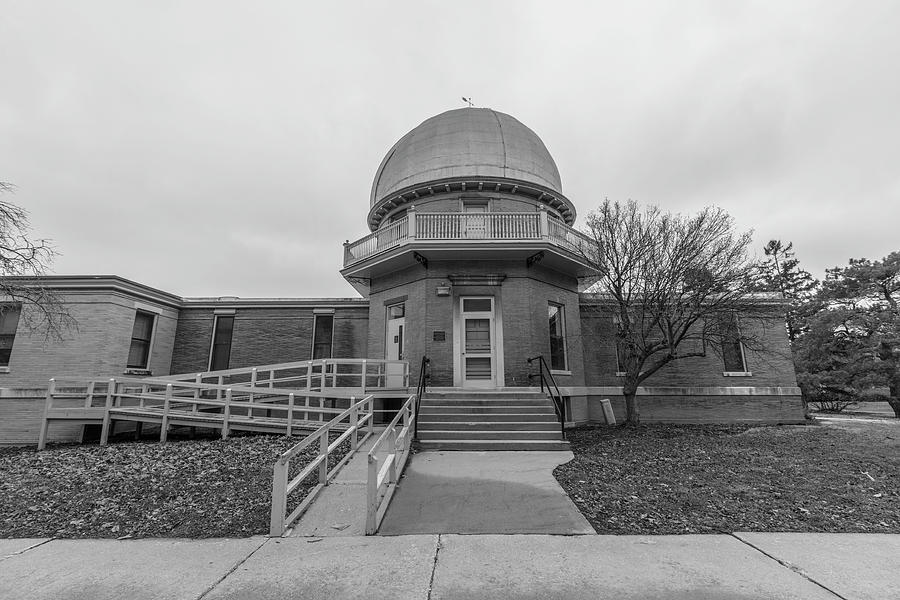 University of Illionois Observatory  Photograph by John McGraw