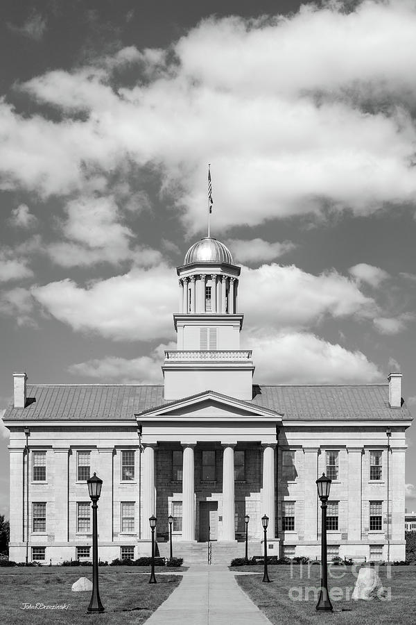 University of Iowa Old Capital Vertical Photograph by University Icons