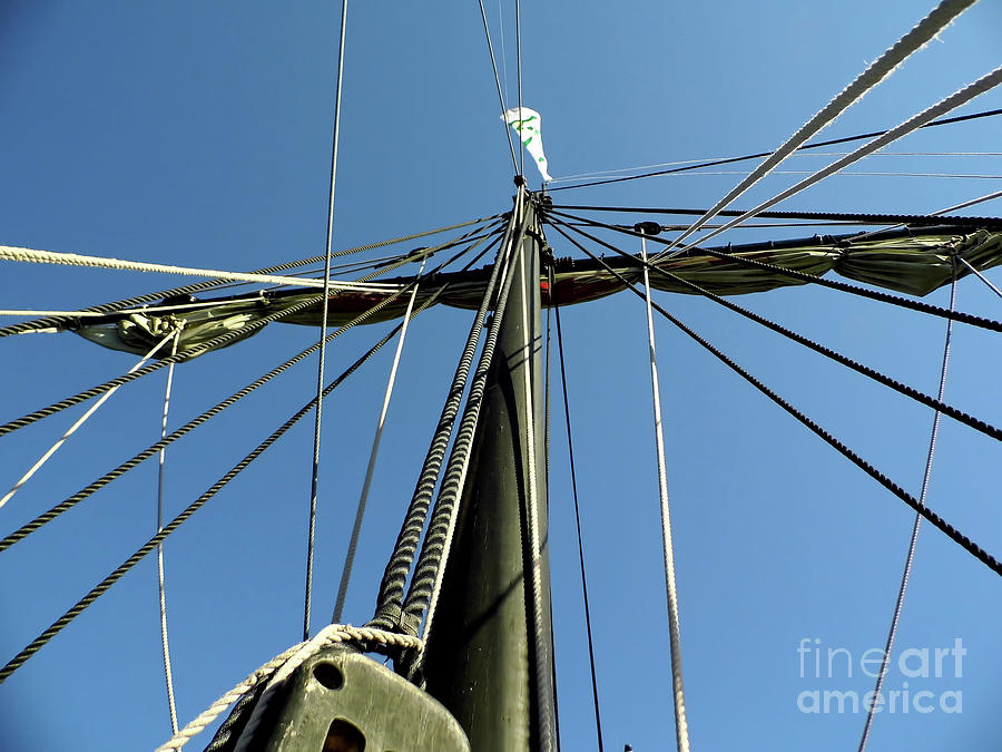Up The Pintas Mast Photograph by D Hackett