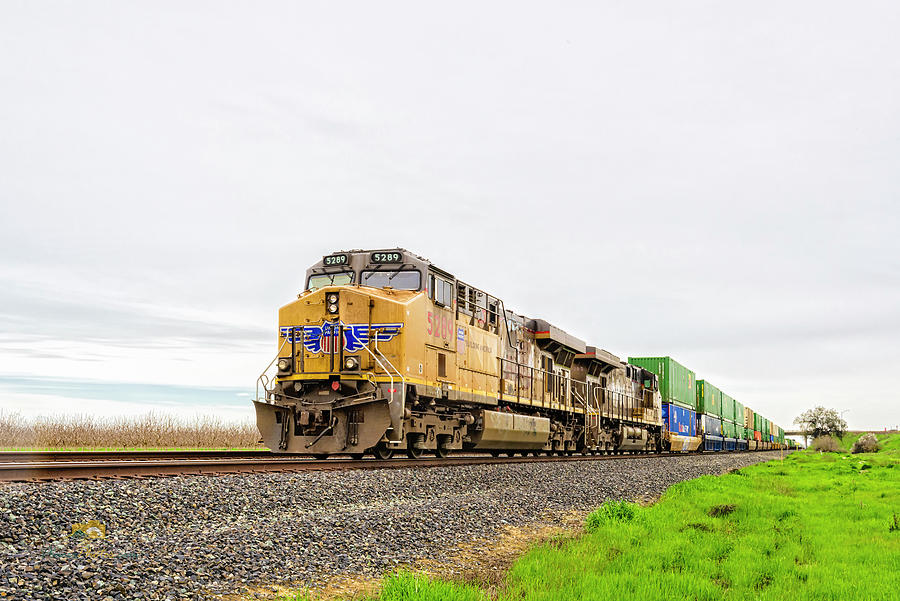 Train Photograph - Up5289 by Jim Thompson