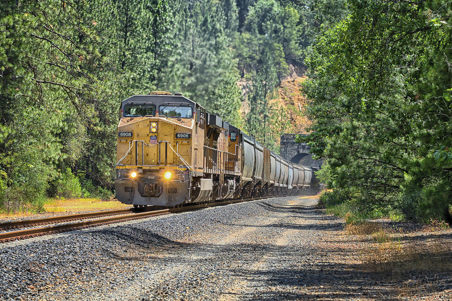 UP6907 Eastbound From Tunnel 27 Photograph by Jim Thompson