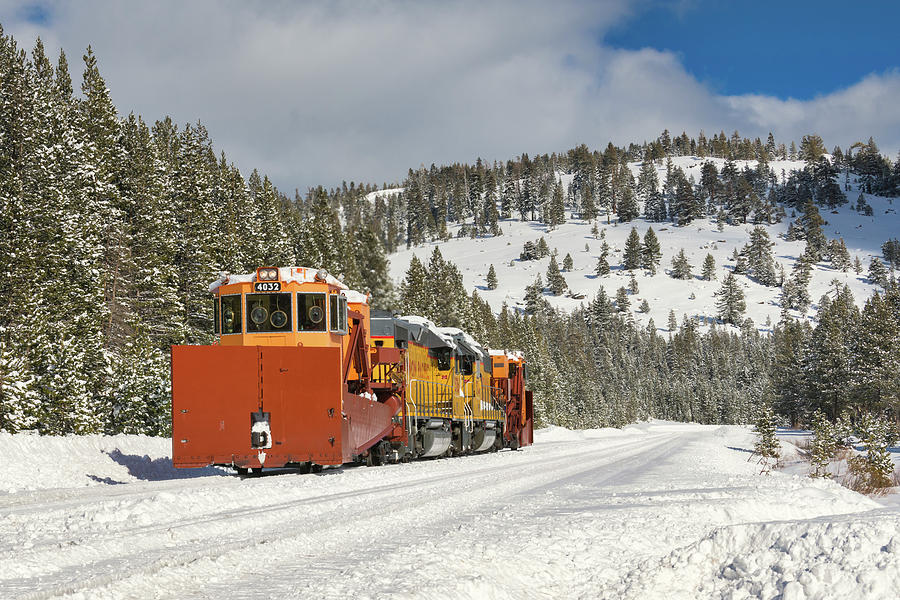 Donner Pass Photograph - UPRR Jordan Spreaders SPMW 4031 and SPMW 4033 at Soda Springs by Jim Thompson