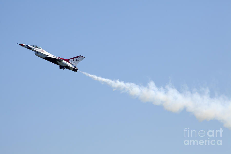 US Air Force Thunderbirds flying preforming precision aerial maneuvers  Photograph by Anthony Totah