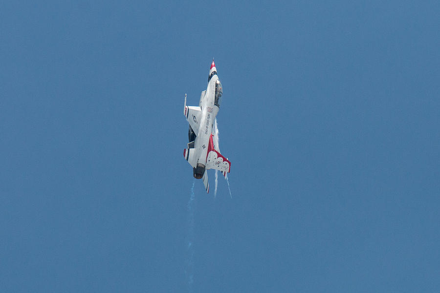 U.S. Air Force Thunderbirds Solo High Performance Climb Photograph by Tony Hake