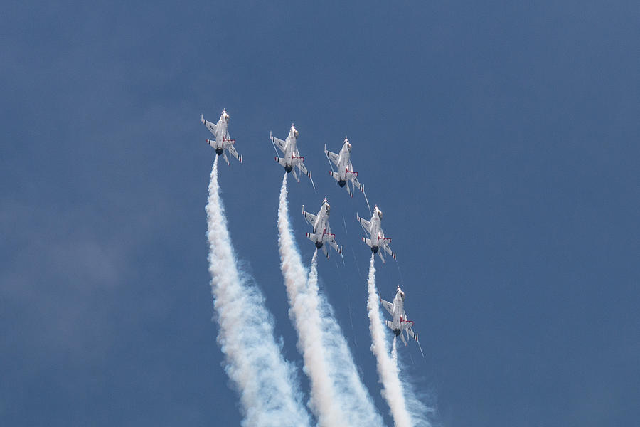 U.S. Air Force Thunderbirds Team Loop Photograph by Tony Hake