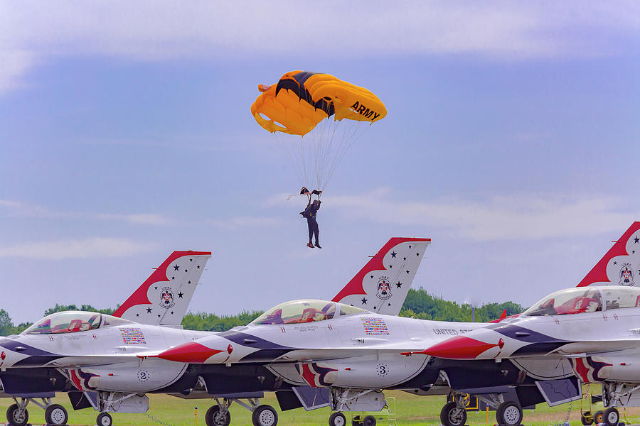 U.S. Army Golden Knights - Thunderbirds Photograph by Jack R Perry
