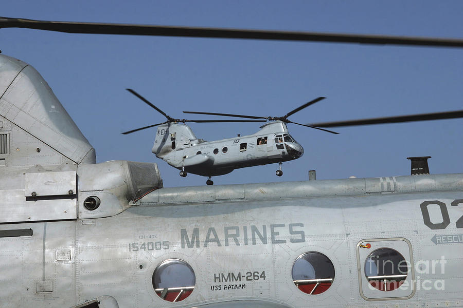 U.s. Marine Corps Ch-46 Sea Knight Photograph by Stocktrek Images