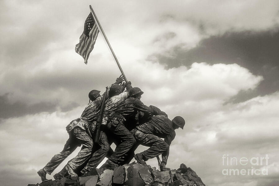 U.S. Marine Corps War Memorial 3 Photograph by Bob Phillips