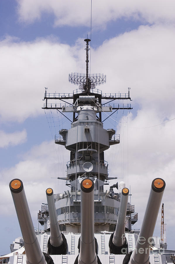 USS Missouri Photograph by Greg Vaughn - Printscapes - Fine Art America