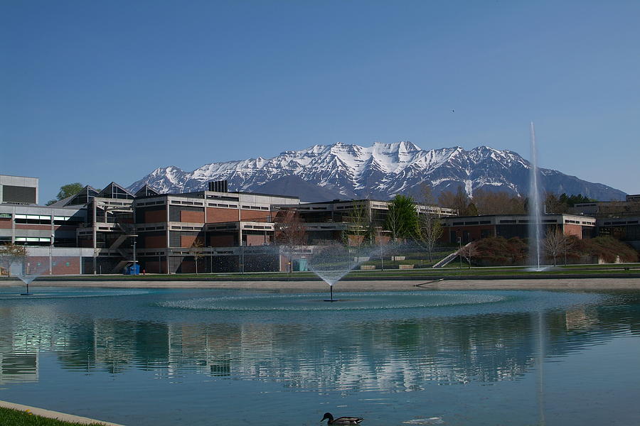RÃ©sultat de recherche d'images pour "Utah Valley u campus photos"