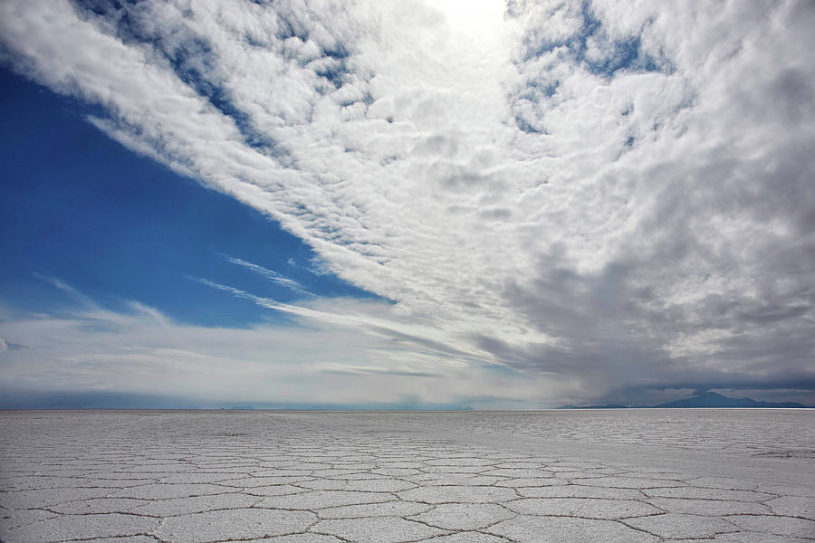 Uyuni bolivia. Scenic View Of Salar de Uyuni, Altiplano Against ...