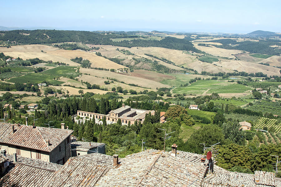 Val Di Chiana Photograph - Val di Chiana Italy by Sally Weigand Val Di Chiana Photograph - Val di Chiana Italy by Sally Weigand