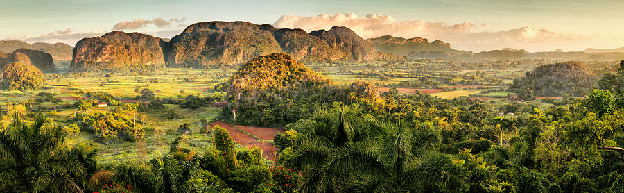 Cuba Photograph - Valle de Vinales-Amanecer by Levin Rodriguez