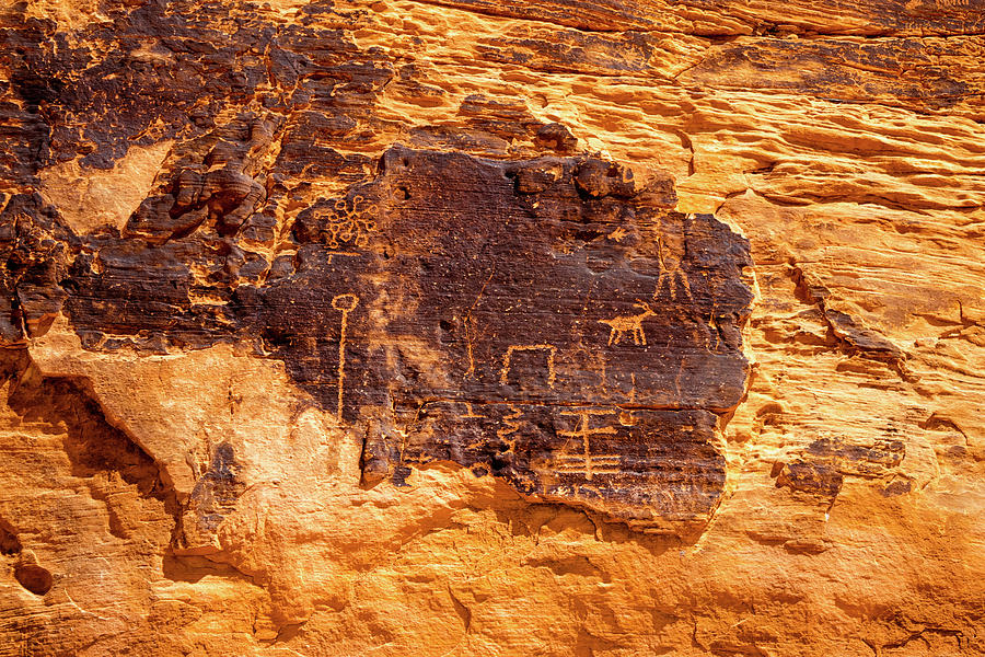 Valley Of Fire Ancient Petroglyphs Photograph by Frank Wilson