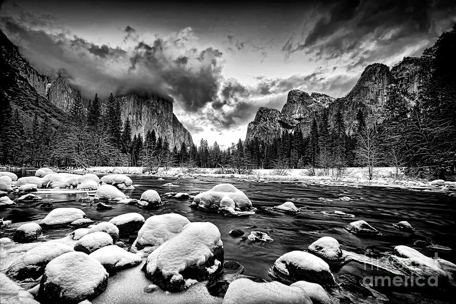 Valley View - Yosemite Valley Photograph by Peter Dang