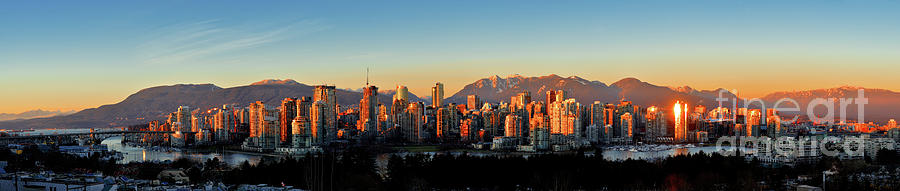 Vancouver Skyline Photograph - Vancouver Bc False Creek Sunset 2 by Terry Elniski