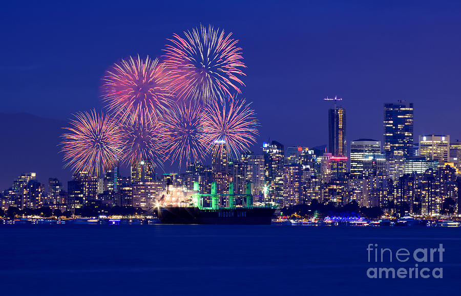 Vancouver Celebration Of Light Fireworks 2015 - China  Photograph by Terry Elniski