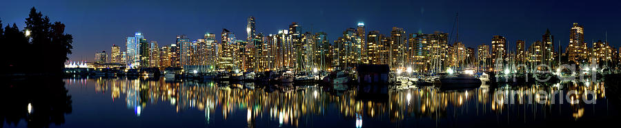 Vancouver Harbour Moonrise 2 Photograph by Terry Elniski