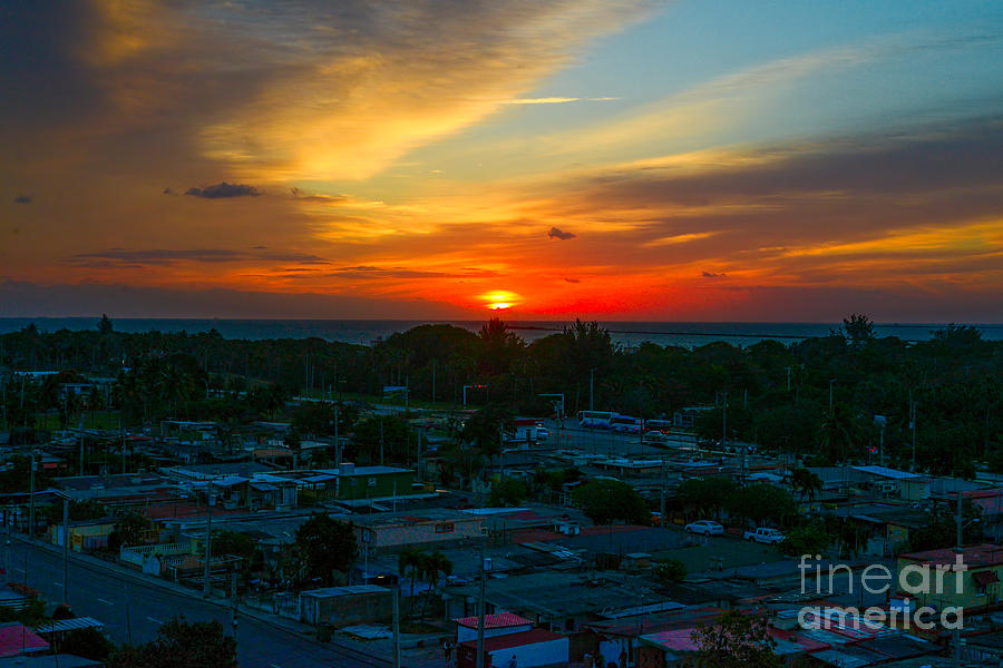 Varadero Sunrise Photograph by Les Palenik