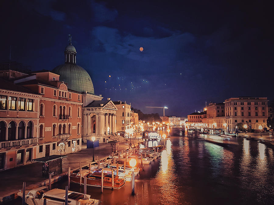 Architecture Photograph - Venezia by Chris Thodd