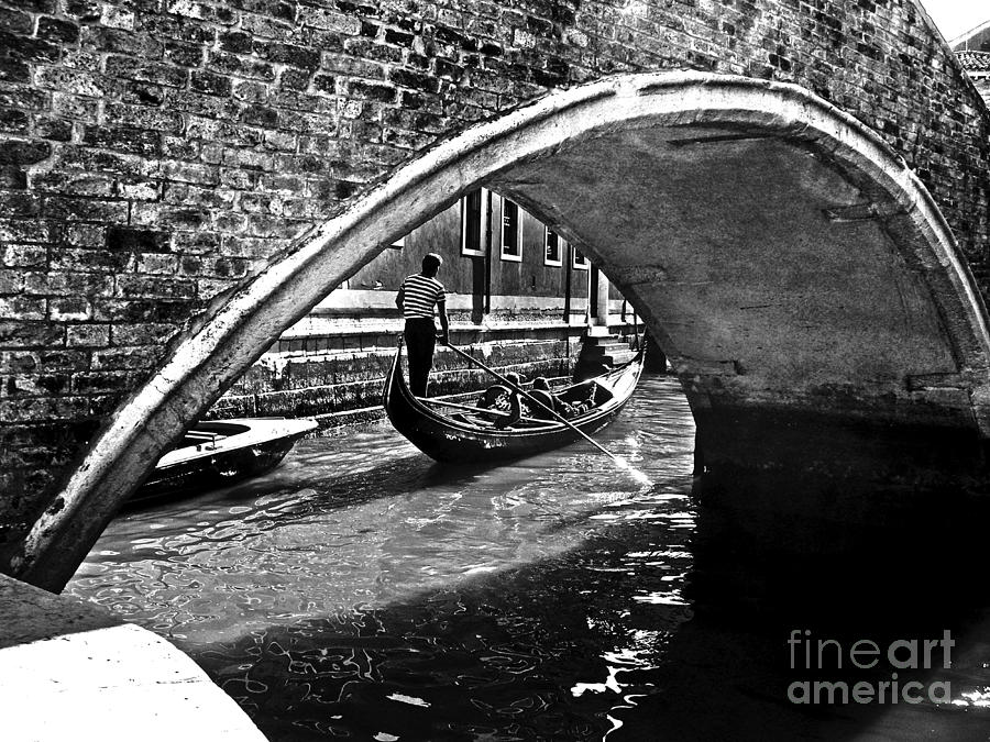 Venezia - Gondola and Bridge Photograph by Carlos Alkmin