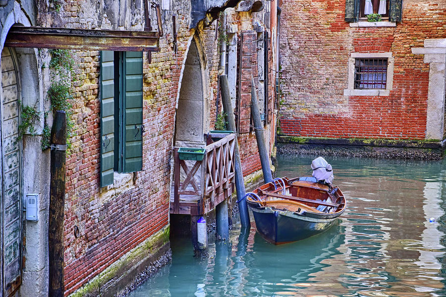 Venice Color 4 Photograph by Roberta Kayne