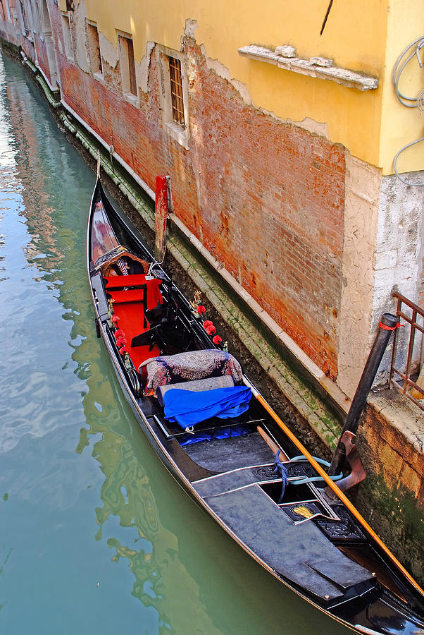 Venice Italy Gondola  Photograph by John Gilroy