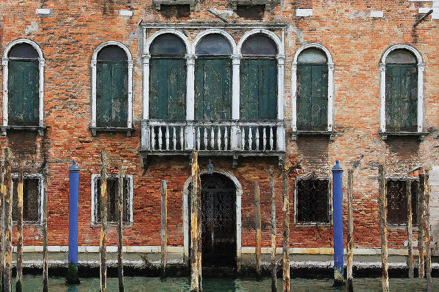 Venice Old Palace Digital Art by Julian Perry