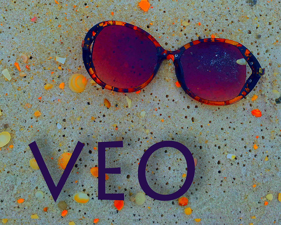 Venir Mixed Media - VEO by Keith Childers Venir Mixed Media - VEO by Keith Childers