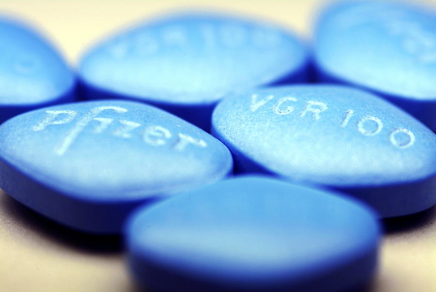 Viagra Pills Photograph by Pasieka