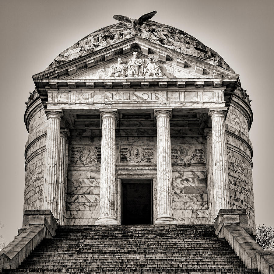 Vicksburg - Illinois Memorial In Black And White Photograph